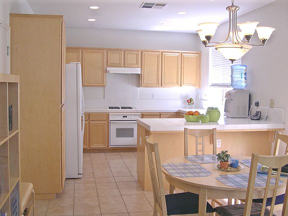 3rd image of 320 Honey Ct