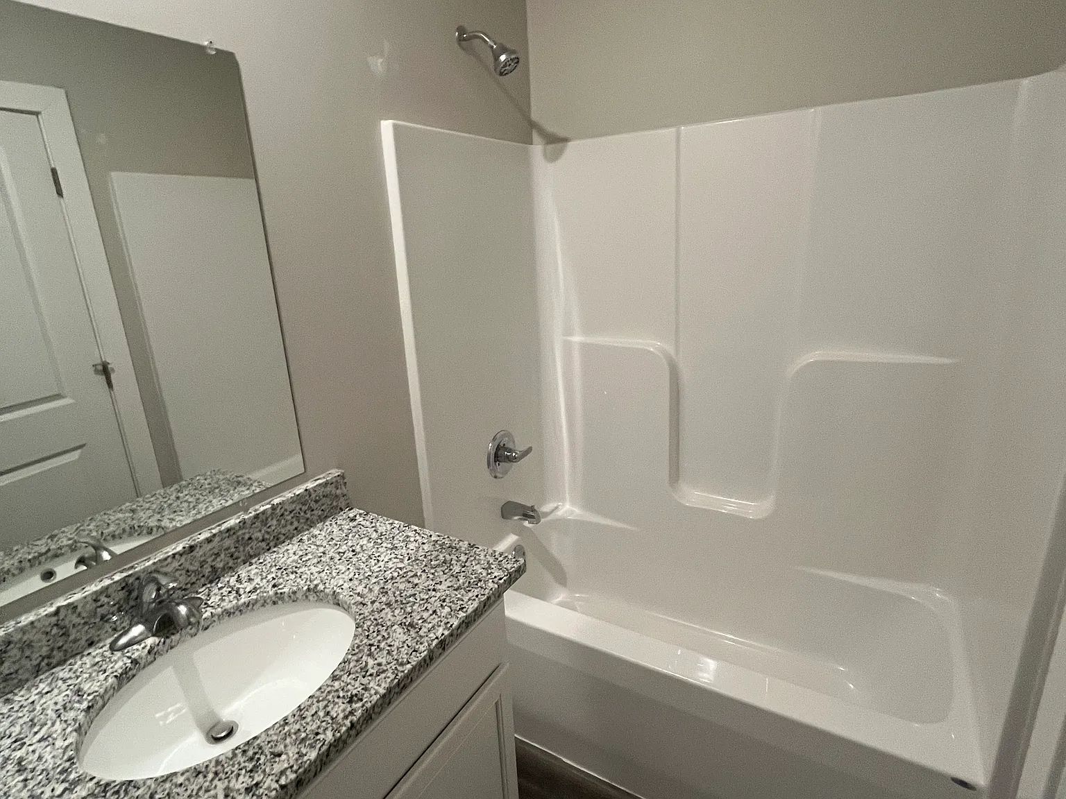 5186 N Cypress St — Photo 3