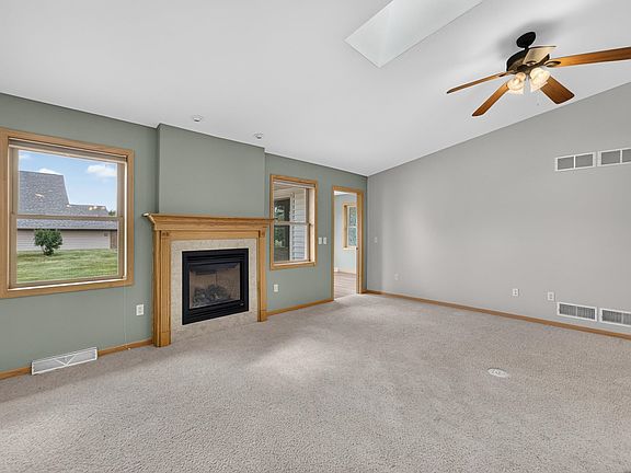 4th image of 632 Sunset Dr