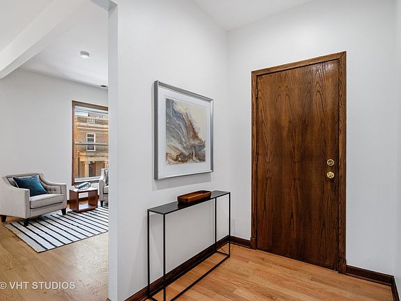 2nd image of 814 W Cuyler Ave #2E