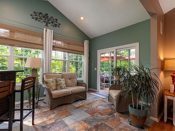 5th image of 11432 Woodlark Cir #5