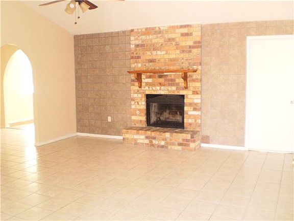 3rd image of 1521 Bill Ogden Dr