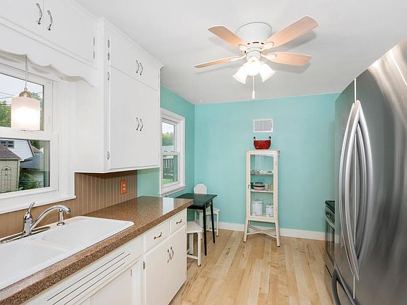 5th image of 2051 Minnehaha Ave E