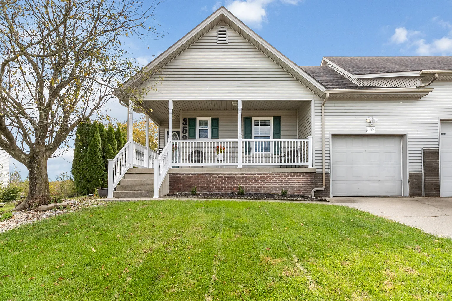 359 Silverton Way photo 1
