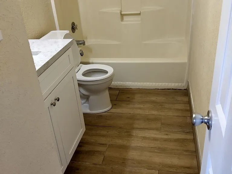 1370 Evelyn Way #9 — Photo 11