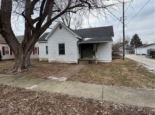 715 E Jefferson Ave, Chrisman, IL 61924