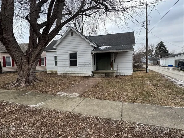 715 E Jefferson Ave, Chrisman, IL 61924