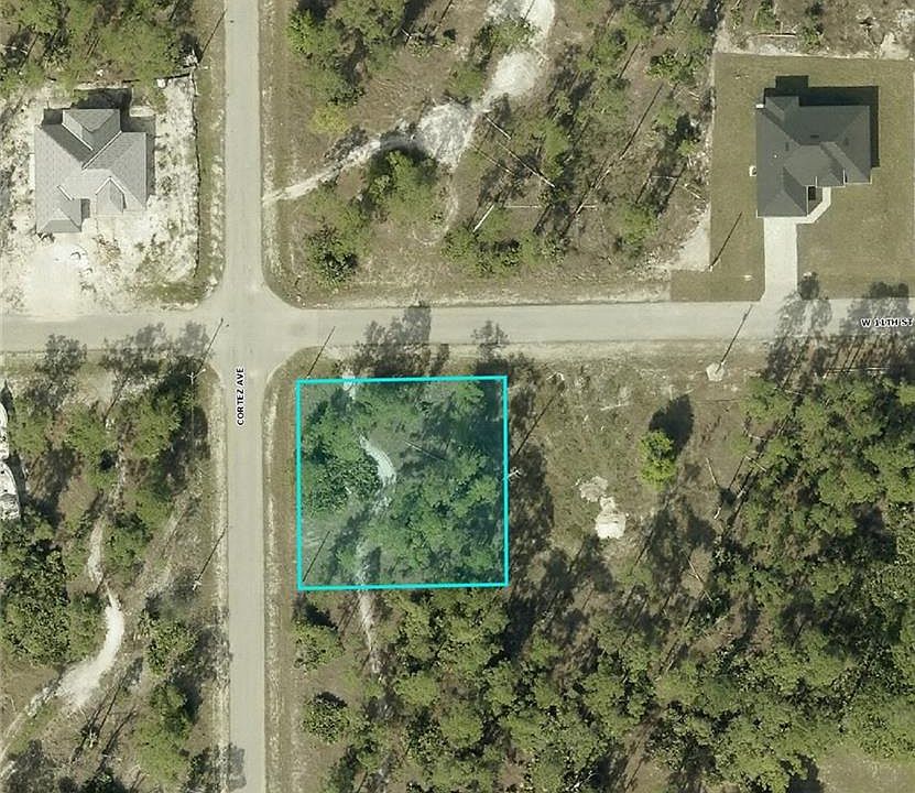 1st image of 207 W 11th ST