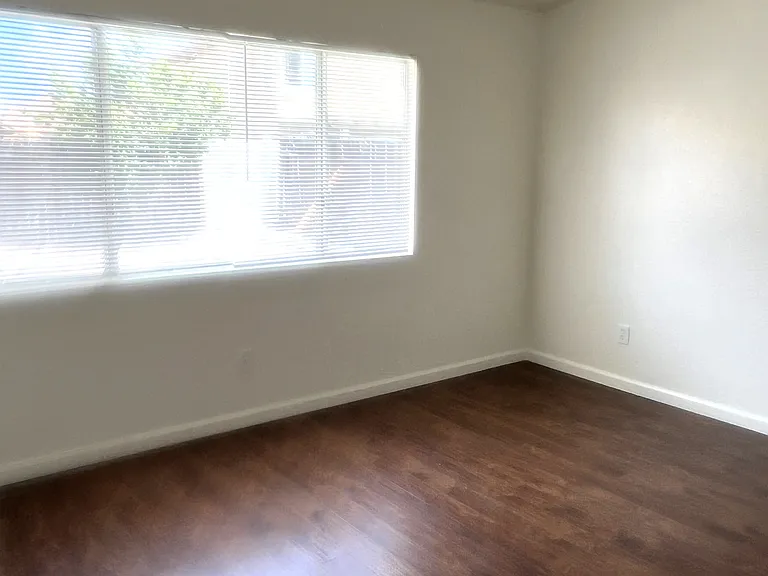 4264 Willowcreek Ct — Photo 13