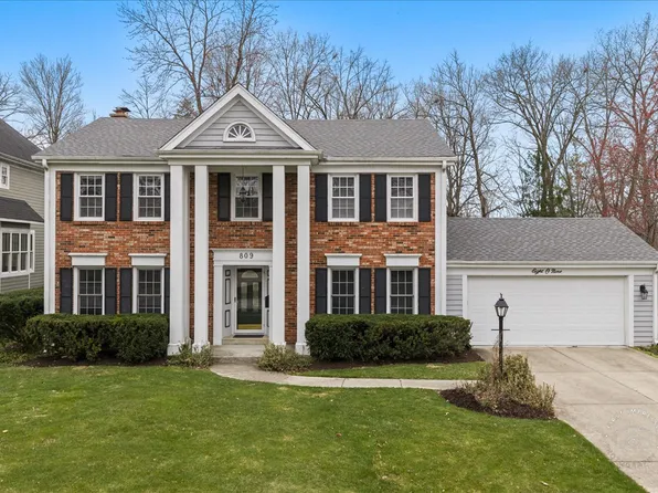 809 Heatherton Dr, Naperville, IL 60563