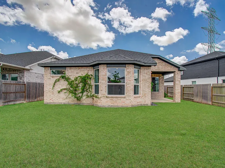 21118 Vancherry Dr — Photo 32