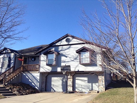 3rd image of 1542 NE Stonewood Dr