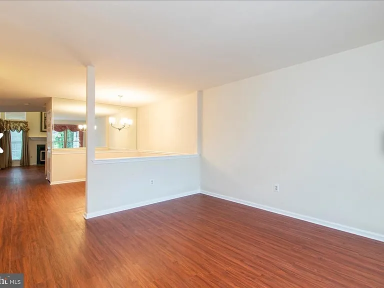 352 Glennbrook Way — Photo 5