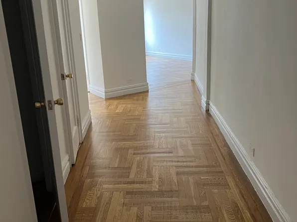 35 East 208th Street 4C image 6 of 7
