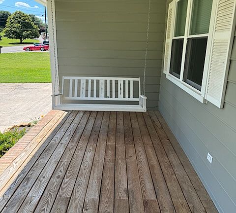 3rd image of 1433 Garden Farm Dr