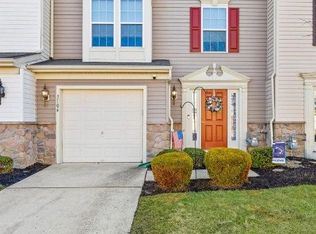 1104 Exposition Dr, Williamstown, NJ 08094