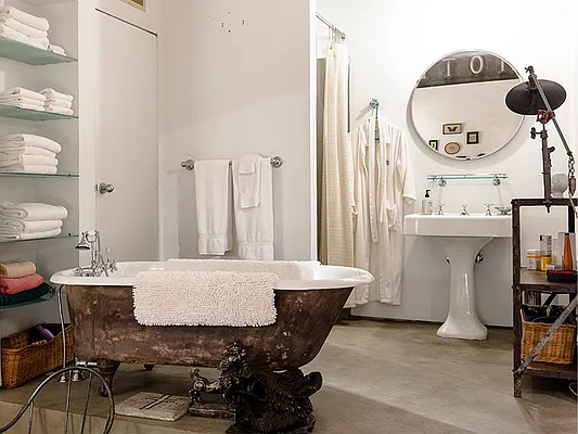 Sold by Bascom Real Estate | media 18