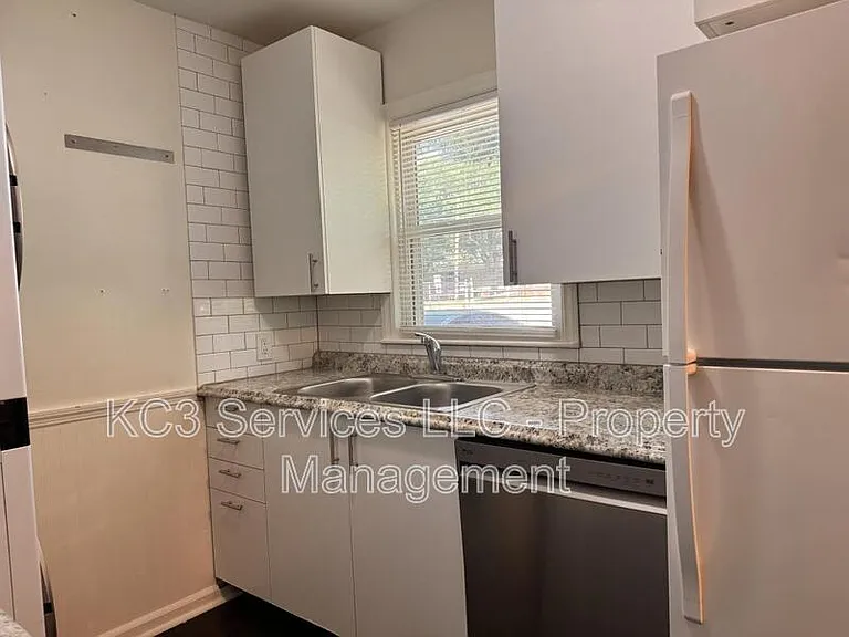 11108 Bennington Ave #A — Photo 6