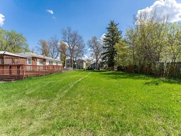 12122 45th St NW, Edmonton, AB T5W 2V1