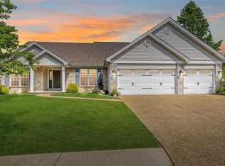 45 Creekside Dr, Saint Peters, MO 63376