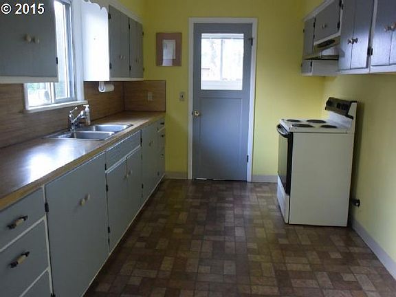 5th image of 538 Roake Ave SE