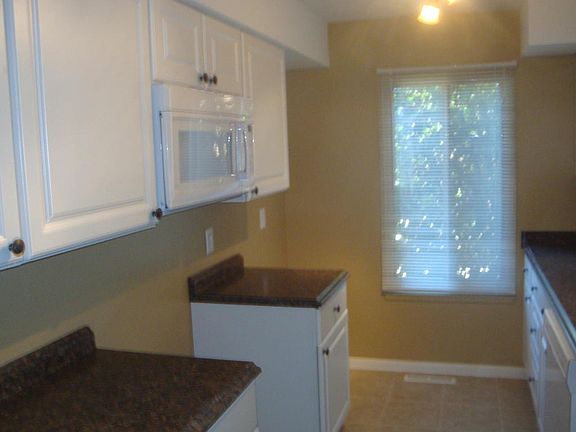 3rd image of 4162 E Saxony Dr SE