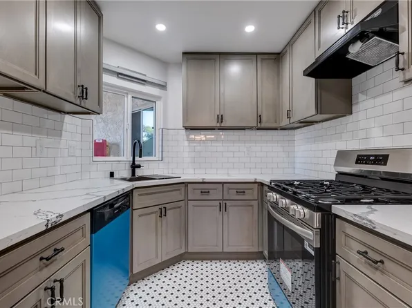 1742 Sinaloa Rd APT 329, Simi Valley, CA 93065