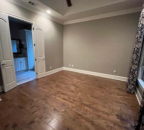 4th image of 205 Willow Vine Dr
