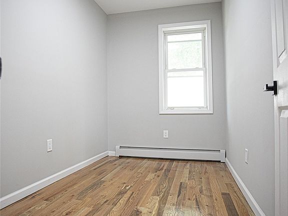 4th image of 8272 161st St Floor 2