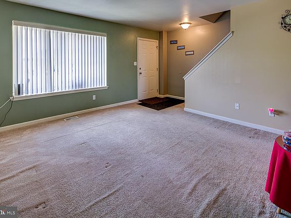 2nd image of 424 Naughty Ln