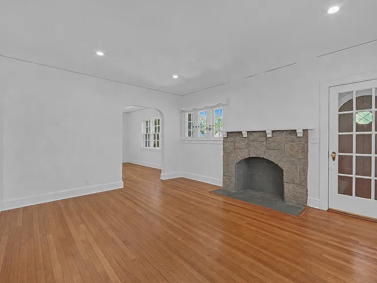 27 Summit St — Photo 10