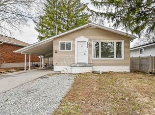 118 Manning Ave #2, Hamilton, ON L9A 3E9