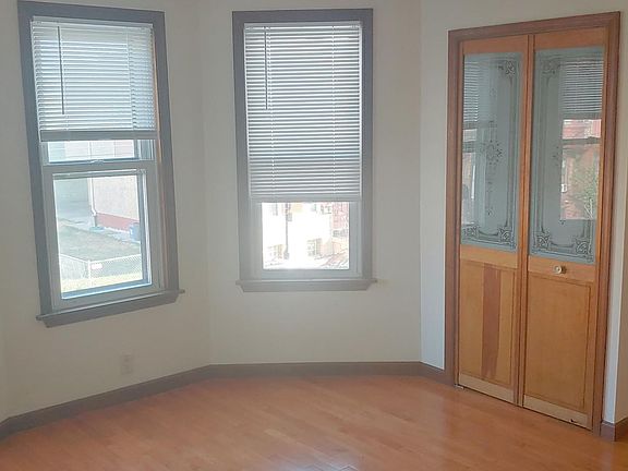 3rd image of 3154 Richmond St Floor 2