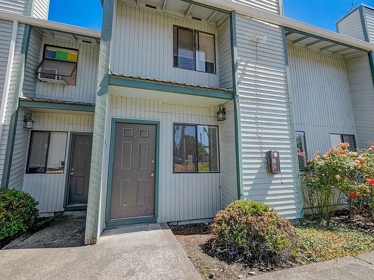 Brookwood Firs Apartments — Photo 19