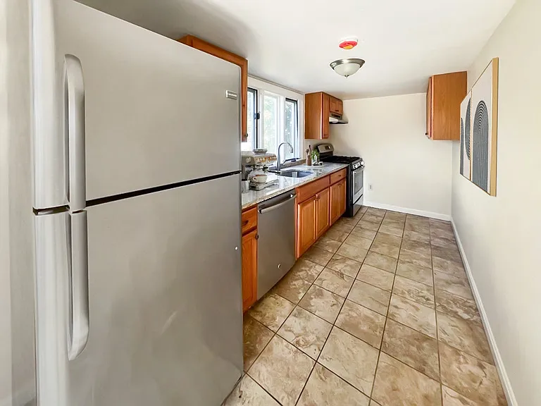 223 Main St #2 — Photo 6