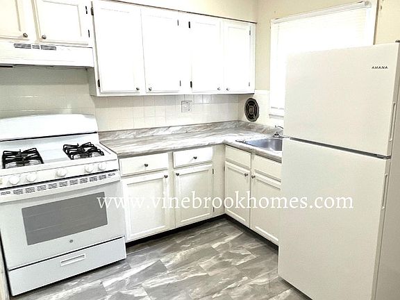 4th image of 1204 Prigge Ave