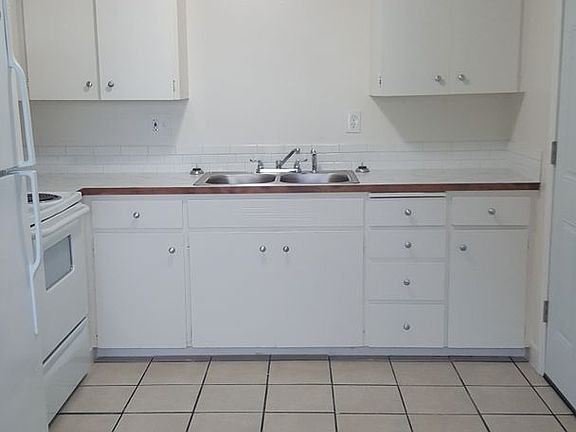 4th image of 503 E Reserve St #515