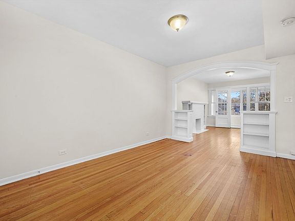 3rd image of 3449-53 W Schubert Ave #2657-1