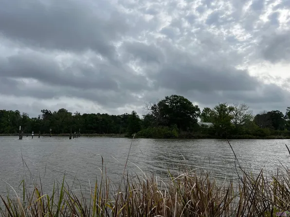 14306 Bayou Terrace Dr, Saint Amant, LA 70774