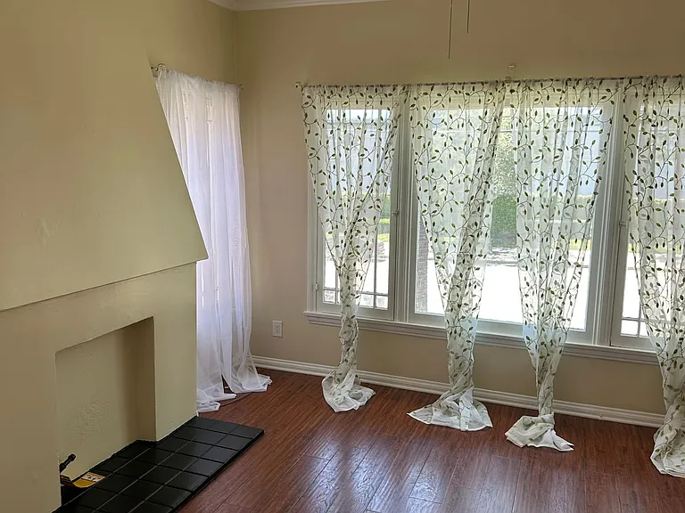 1166 N Raymond Ave — Photo 2
