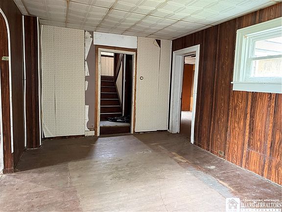 3rd image of 610 Prendergast Ave
