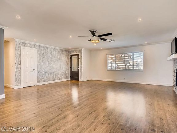 5th image of 1613 Crest Haven Ave
