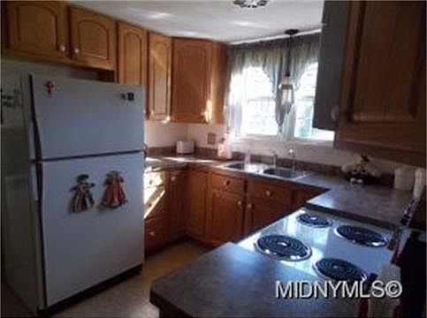 5th image of 132 Westminster Pl