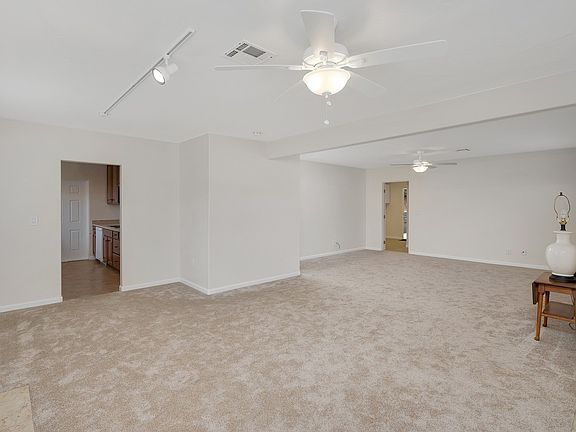 4th image of 3709 Oleander Dr