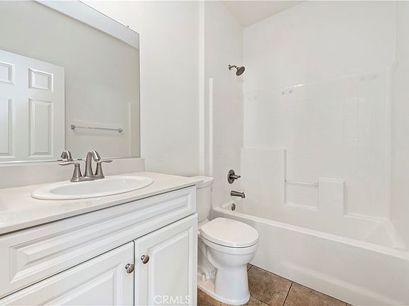 4th image of 15834 Vienna Ln