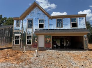 68 Hearthstone Ln, Radcliff, KY 40160