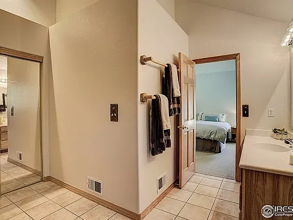 101 Independent Dr — Photo 22