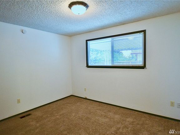 4th image of 9240 Tacoma Ave S
