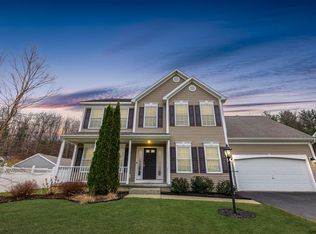 34 Amanda Way, Niskayuna, NY 12309