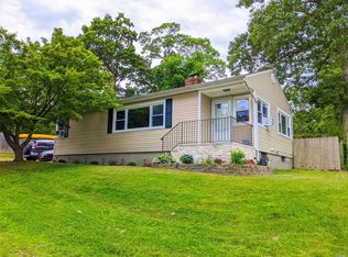 4 Jamaica Dr, Sound Beach, NY 11789